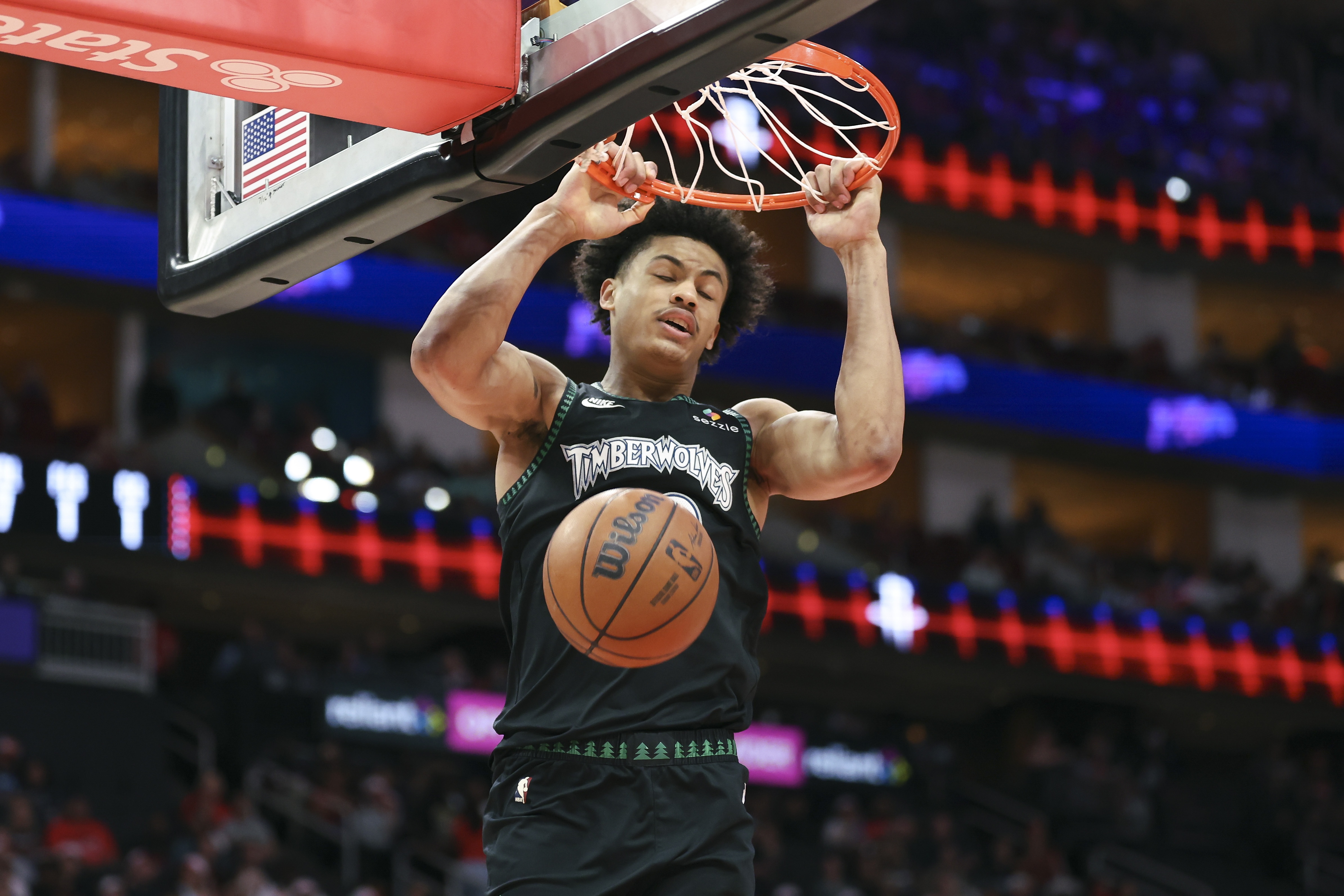 开云体育-17号秀！贝兰热12中9砍24分12板7帽 三项均为生涯新高