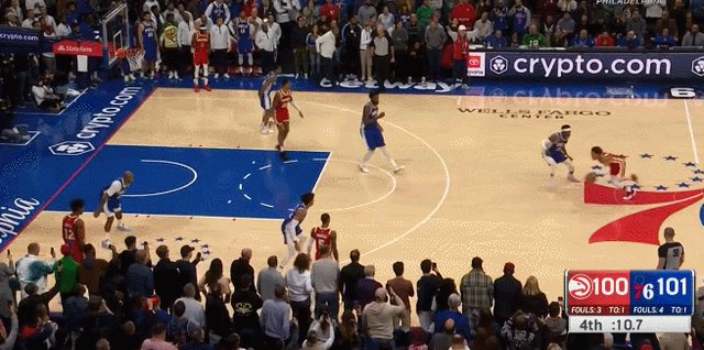 1669710836993038914.gif 2.gif