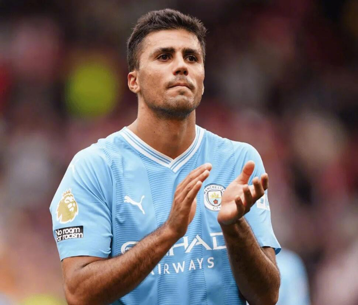 开云下载-罗马诺曝皇马有意罗德里,球员未来取决于个人决定|曼城|罗德里戈·埃尔南德斯·卡斯坎特|罗德里-塔林|皇家马德里|播客_新浪体育_新浪新闻