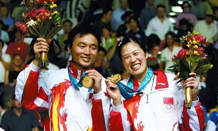 开云-从奥运冠军到被立案调查,羽协主席张军最终还是没能顶住诱惑!|国羽|体育|运动员|羽毛球|荣誉_新浪新闻