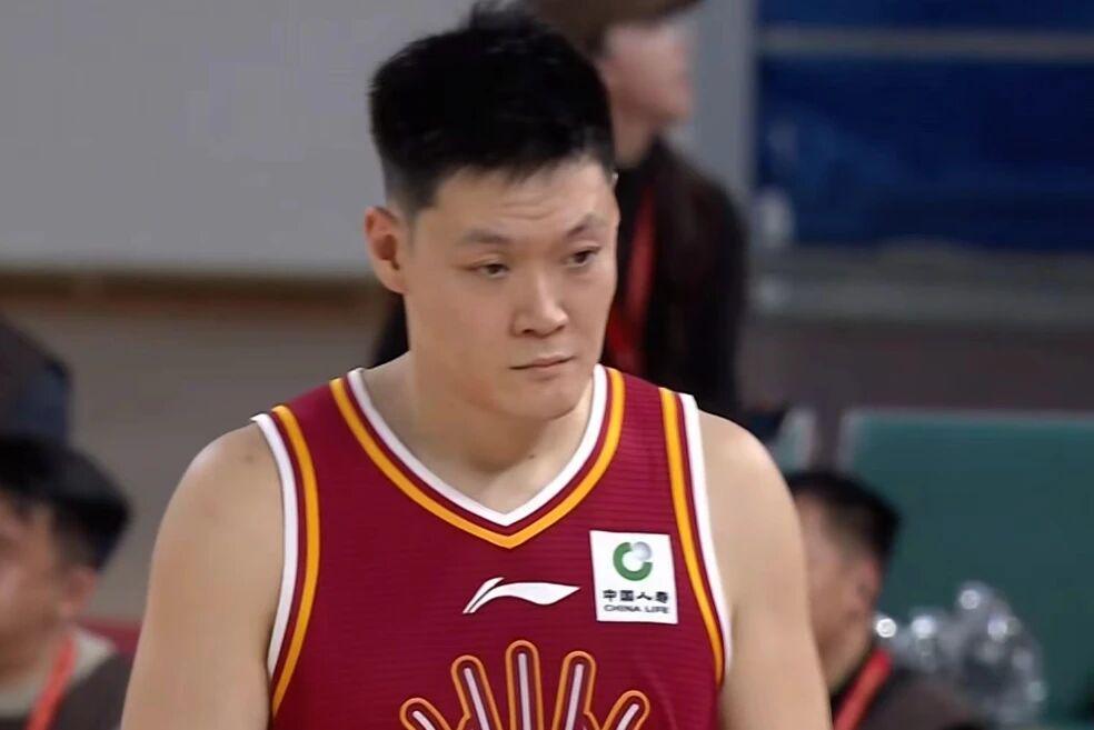 开云注册网址-上海男篮4分险胜山西,古德温31+7张镇麟15+5,张宁正负值-14